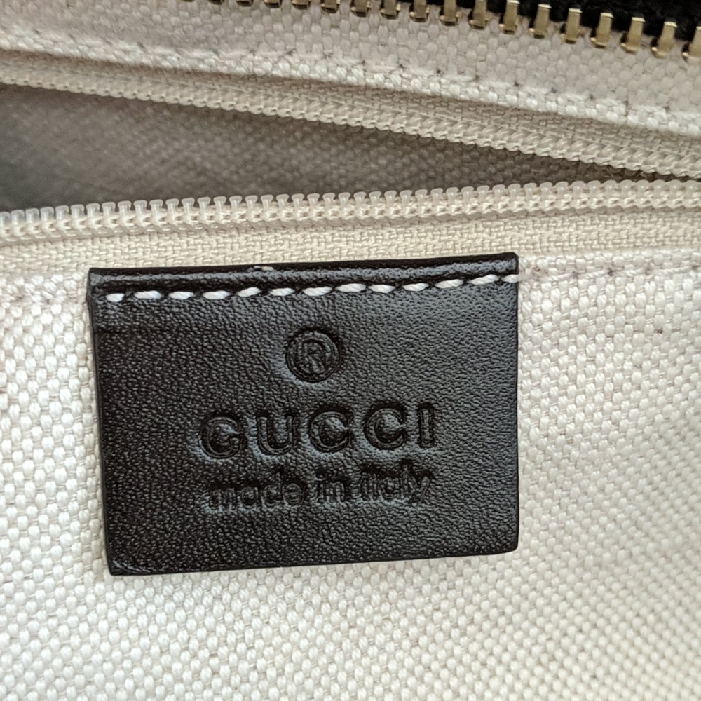 ✨ Authentic Gucci ✨ - Picture 8 of 16